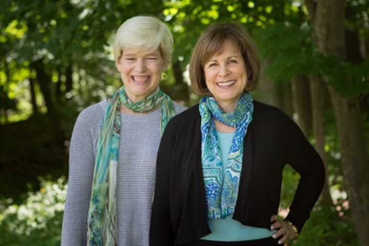 Community Center of Northern Westchester will honor Laura Kaplan and Sheryl Bernhard, former Center board presidents, at its annual Benefit Cocktail Party and Auction on Oct. 18.
