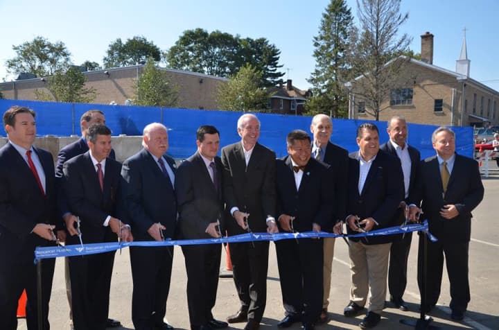 Ribbon-cutting and groundbreaking at the Bridgeport Hospital Park Ave. Campus last week. 