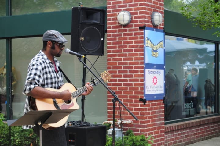 Live entertainment was provided by Andrew Bordeaux, who grew up in Mount Kisco.