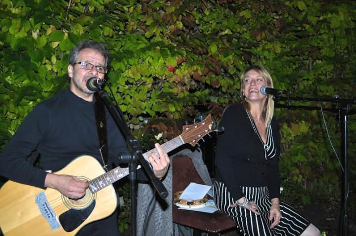  Live entertainment was provided by &quot;Martini Jones&quot; acoustic duo.