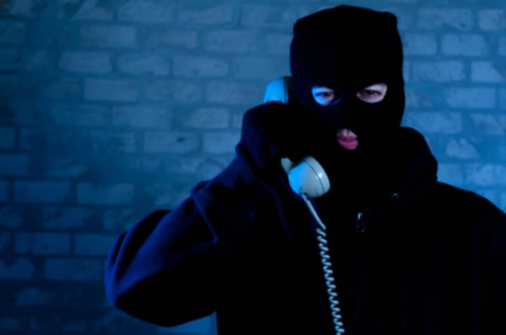 New Castle police are alerting residents to be aware of a telephone scam.