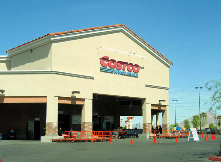 Costco plans to convert its Hackensack store to a specialized business center once regular retail operations move to Teterboro.