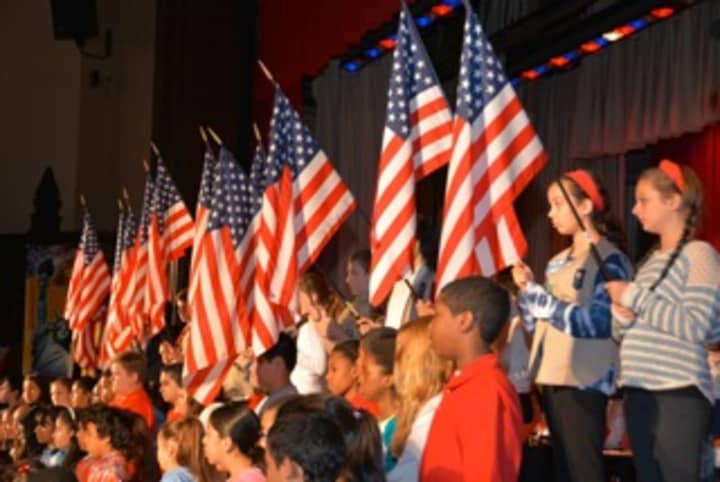 Eastview Middle School celebrateand honors veterans.
