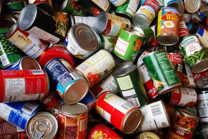 Food donations are needed for the local food pantry.
