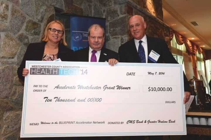 Nuala Rona, founder, Databean, won the first $10K Pitch prize in May. She is shown with Ed Lutz, Greater Hudson Bank, and John Ritacco, CMS Bank, sponsors of the pitch contest in May. 

