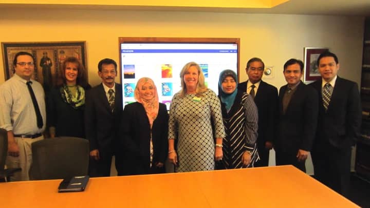 Stepinac High School faculty, members of Pearson Education and Textbook Division of the Ministry of Education Malaysia met   to discuss Stepinac&#x27;s all-digital library.