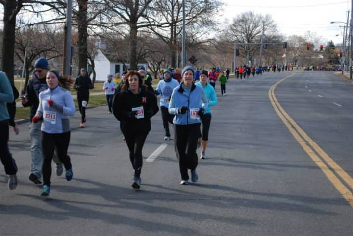 Runners hit the streets in Mamaroneck for the town&#x27;s annual Turkey Trot.