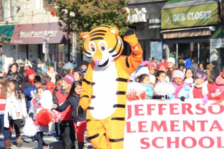 New Rochelle&#x27;s Thanksgiving parade featured Jefferson Elementary School.