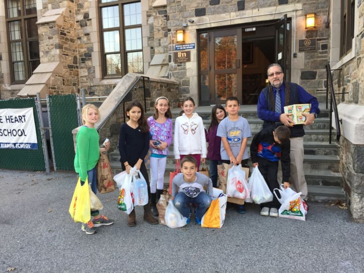 Immaculate Heart Of Mary fourth-graders hold Thanksgiving fundraiser to raise money to help renovate Eastchester Community Action Program&#x27;s Center. 
