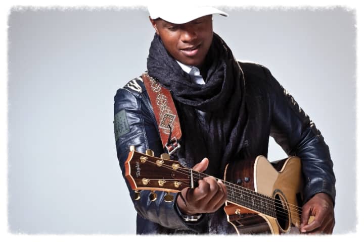 Javier Colon, winner of &quot;The Voice,&quot; will perform at the Bijou Theatre on Dec. 12.