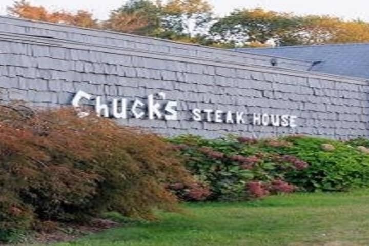 Chuck&#x27;s Steak House in Darien will close on Sunday after a 46-year run on Post Road.