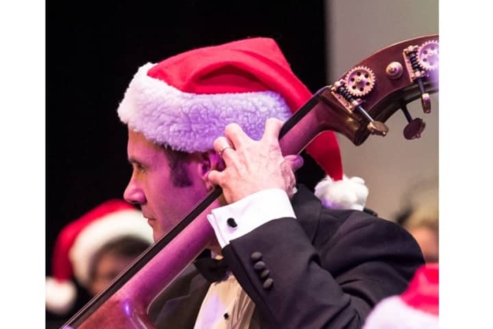 Join Ridgefield Symphony Orchestra as they celebrate the season in song with traditional holiday favorites.
