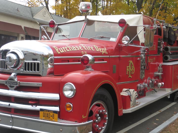 An older model fire engine at the Veterans Day parade in West Harrison.
