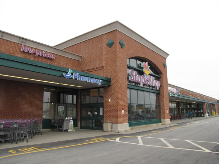 Stop &amp; Shop has pulled a brand of breadcrumbs from its shelves due to a misleading label. 