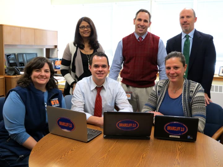 New York State Sen. David Carlucci (D-Rockland-Westchester) visited Briarcliff Manor to discuss how state funds will contribute to the districts 1-to-1 initiative.