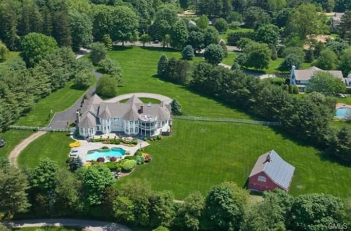 Former Law and Order: SVU star Christopher Meloni recently sold his New Canaan home for $4.3 million, the Darien News reported.