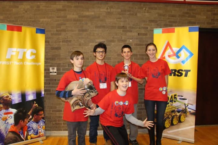 The 9541 Xeno Gaels competed in their first robotics event and made it all the way to the finals.