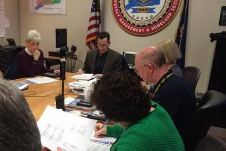 Gov. Dannel P. Malloy meets with emergency response teams.