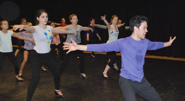 Darien Arts Center dance choreography students enjoy a recent treat: dance lessons from Broadways Aladdin performer Andrew Cao