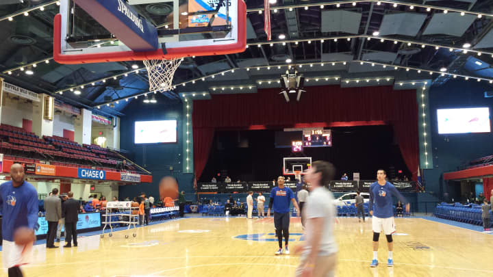 The Westchester Knicks warming up Friday night at County Center before their game against the Sioux Falls Skyforce.