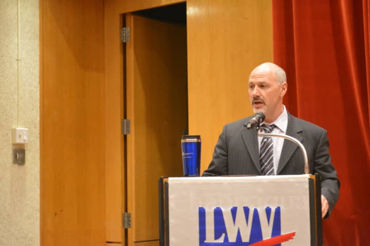 New Castle Supervisor Rob Greenstein speaks at a League of Women Voters talk in Chappaqua.