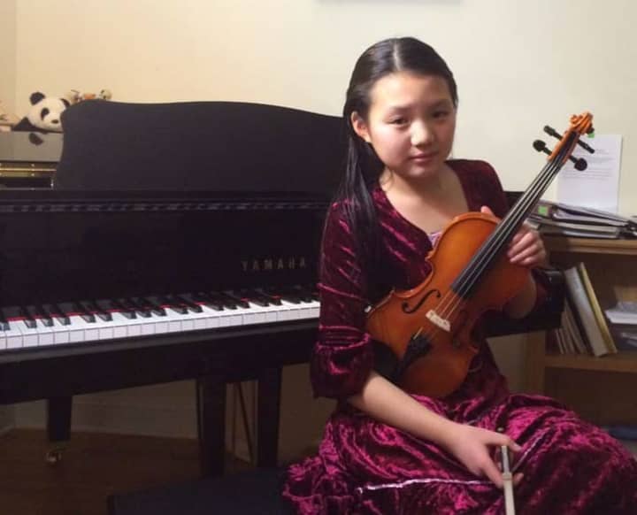 Joanna Wang of Scarsdale recently played the violin at Carnegie Hall.