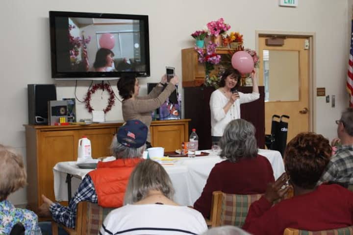 Waveny LifeCare Network in New Canaan hosted seniors to share science infromation.