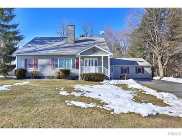 11 Lakeview Drive, Yorktown Heights