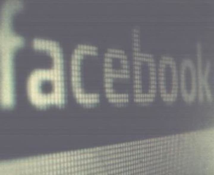Extended use of Facebook can lead to depressive symptoms in some users, according to a recent study. 