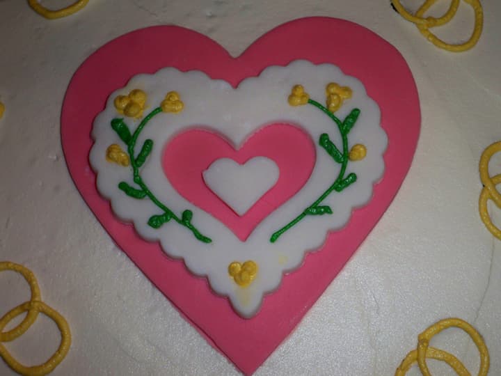 An anniversary fondant made by Wobble Cafe in Ossining. 
