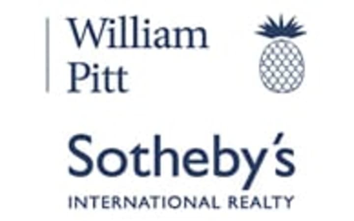 Seven of William Pitt Sotheby&#x27;s International Realty agents in Stamford received the 2015 Five Star Real Estate Agent Award.