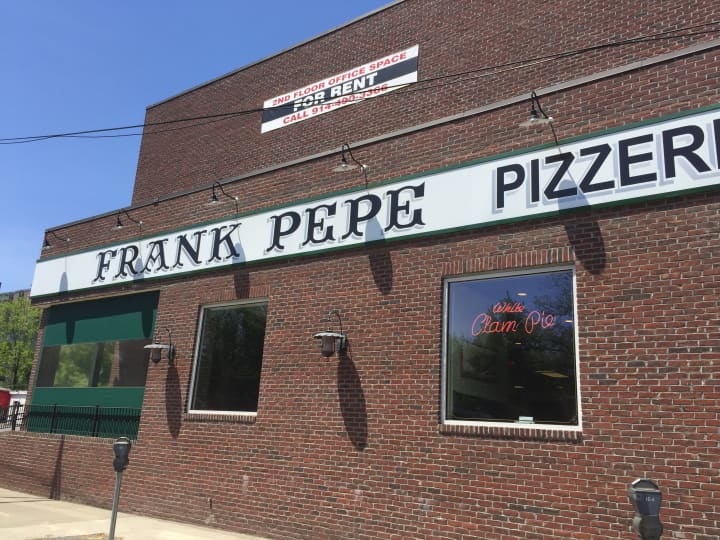 The exterior of Frank Pepe in Yonkers.
