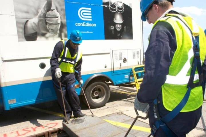 Con Edison crews will continue working on the city pipeline and gas lines this week. 