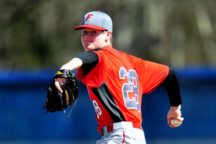 Fairfield University pitcher Mike Wallace agreed to terms Friday with the Pittsburgh Pirates.