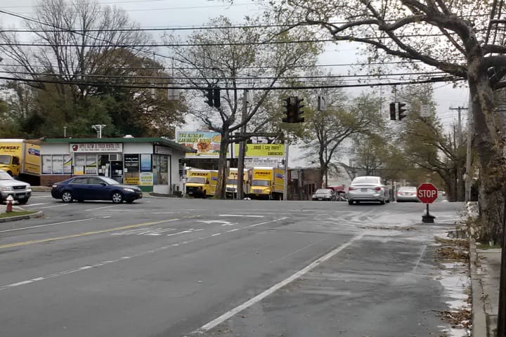 Traffic lights are out here on South Fulton Avenue and East Sandford Boulevard in Mount Vernon.
