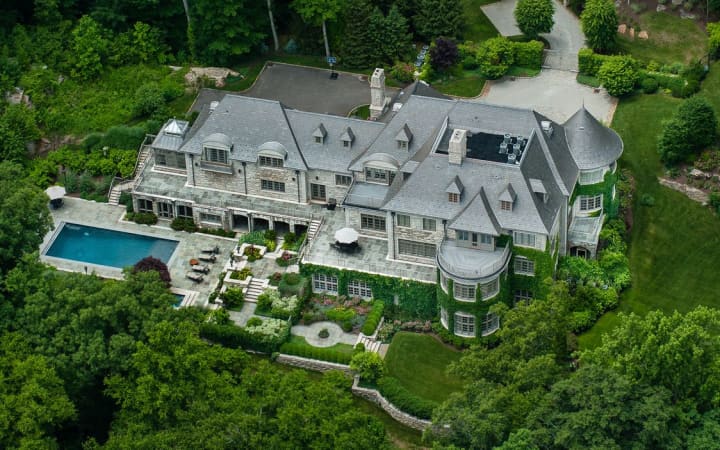 The Armonk home of former New York Knicks basketball player is being listed for $19.9 million.