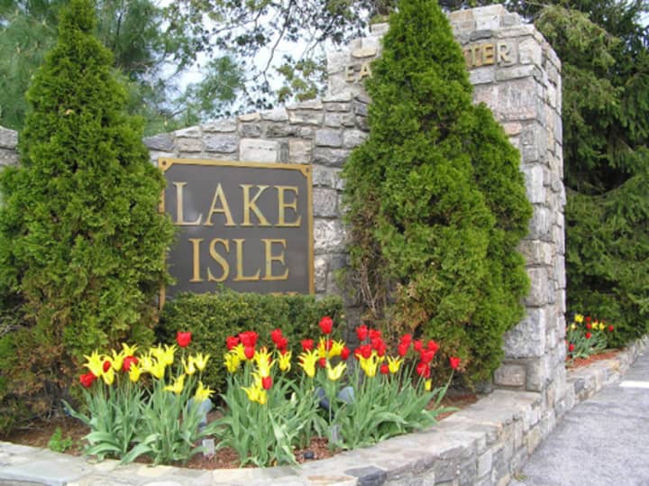 Lake Isle Country Club in Eastchester is operating as a shelter.