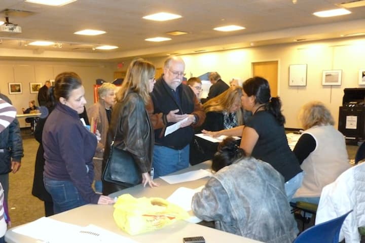 Poll workers at the Greenburgh Public Library ran into a speed bump Tuesday when one of the voting machines broke down.