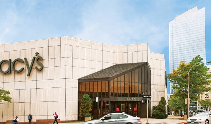 The Galleria Mall in White Plains has been purchased by Pacific Retail Capital Partners.