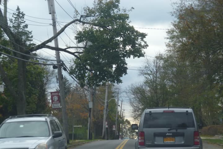 Con Edison has restored power to thousands throughout a majority of Westchester County and New York City.