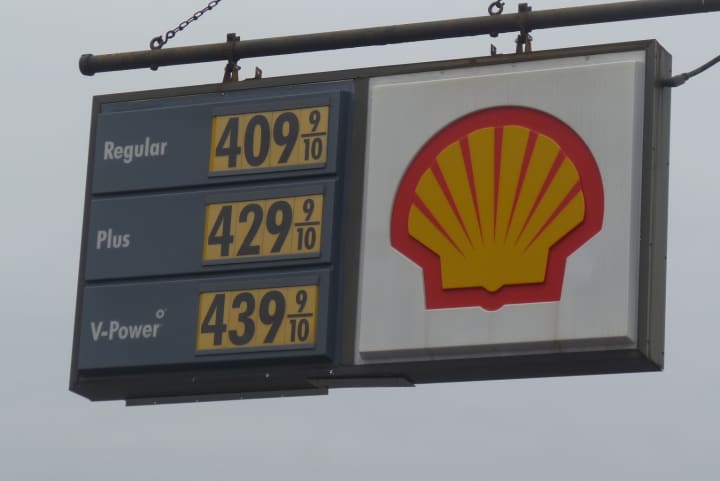 Gas prices continue to fall in Harrison.