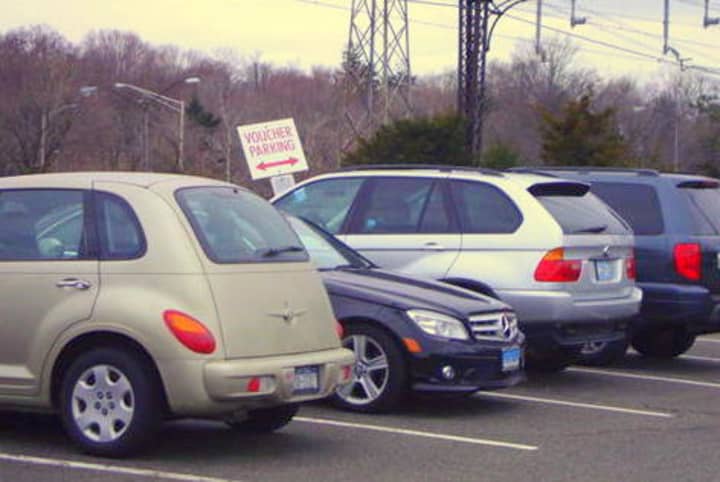 Darien is adding pay stations and a smartphone app to make it easier to pay for daily parking at the train stations.