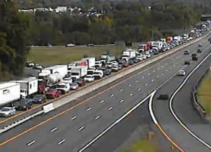 A look at the delays on I-87 in Rockland several miles east of the accident scene near Exit 14B.