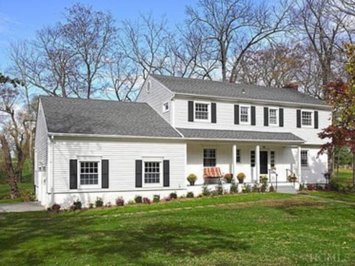There is an open house from 2 to 4 p.m. Sunday for a property on 39 Sammis Lane in White Plains. 