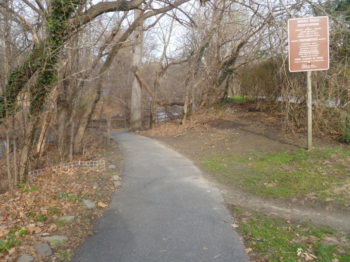 Yonkers City Council approved partial funding of a bike path Tuesday that would run from Palmer Road to the Bronx. 