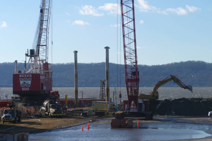 Crews work to dredge the Hudson River at the General Motors site in Sleepy Hollow.