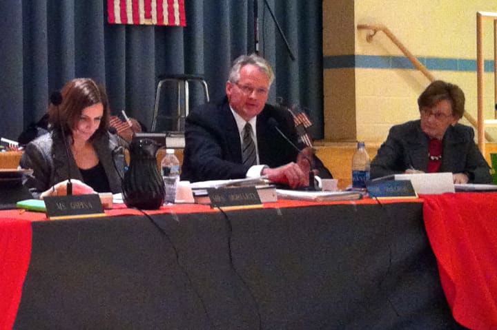 The Greenwich School Board plans to pass the 2013-14 operating budget on Thursday evening.