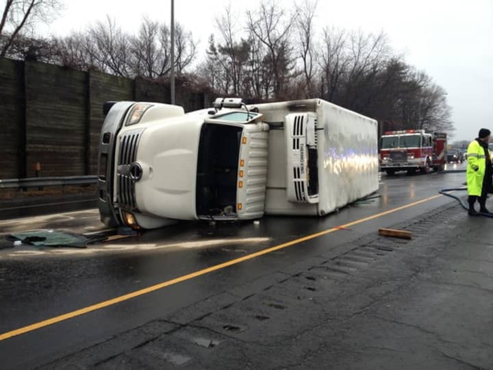 A tractor-trailer crash is causing heavy traffic congestion on I-95 through lunchtime Thursday in Greenwich. 