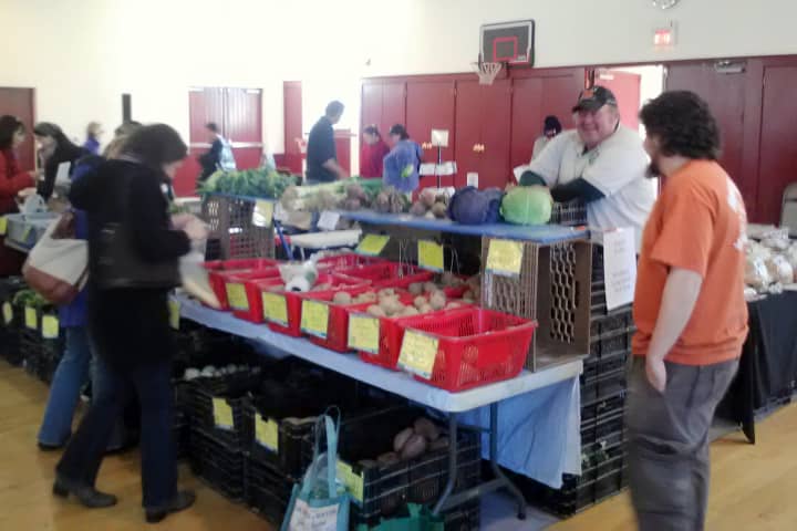Down to Earth Markets brought fresh food Saturday to St. Thomas Episcopal Church in Mamaroneck.