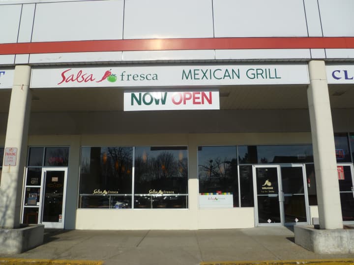 Salsa Fresca, a Mexican restaurant, has opened in Yorktown Triangle Center.